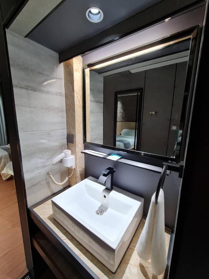 Extreme Boutique Hotel Keluang Zewnętrze zdjęcie