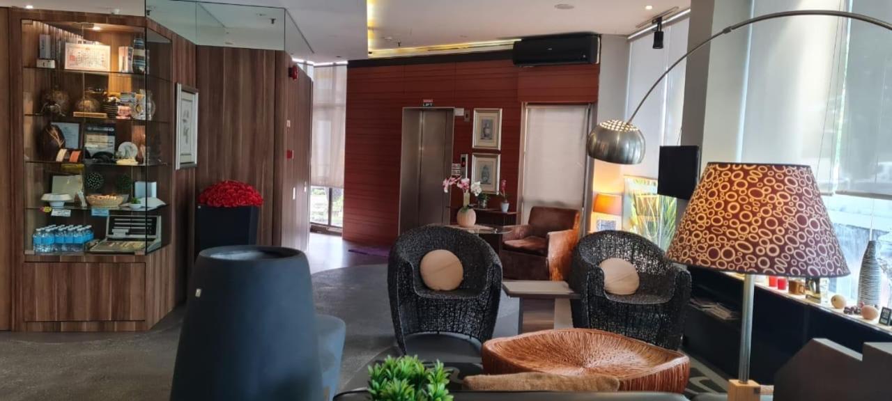 Extreme Boutique Hotel Keluang Zewnętrze zdjęcie